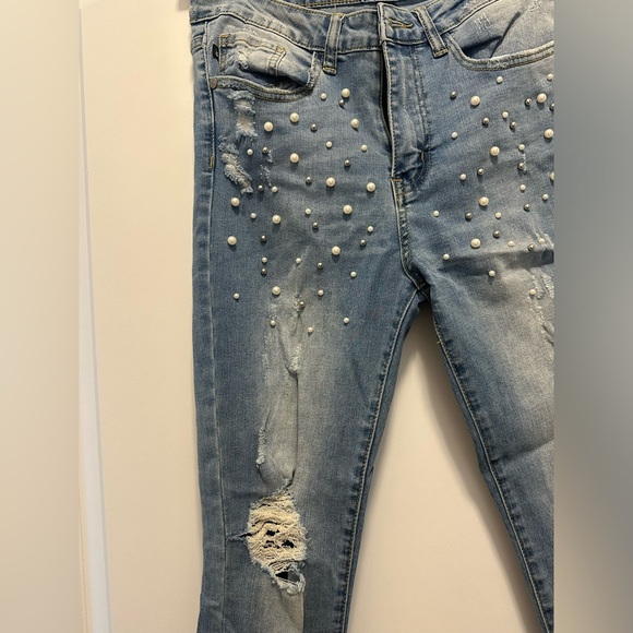 JUDY BLUE PEARL DETAIL SKINNY JEANS - Picture 2 of 6